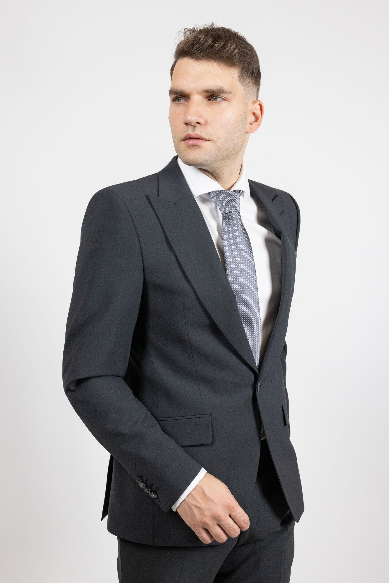 Valentero Anthra . Costum