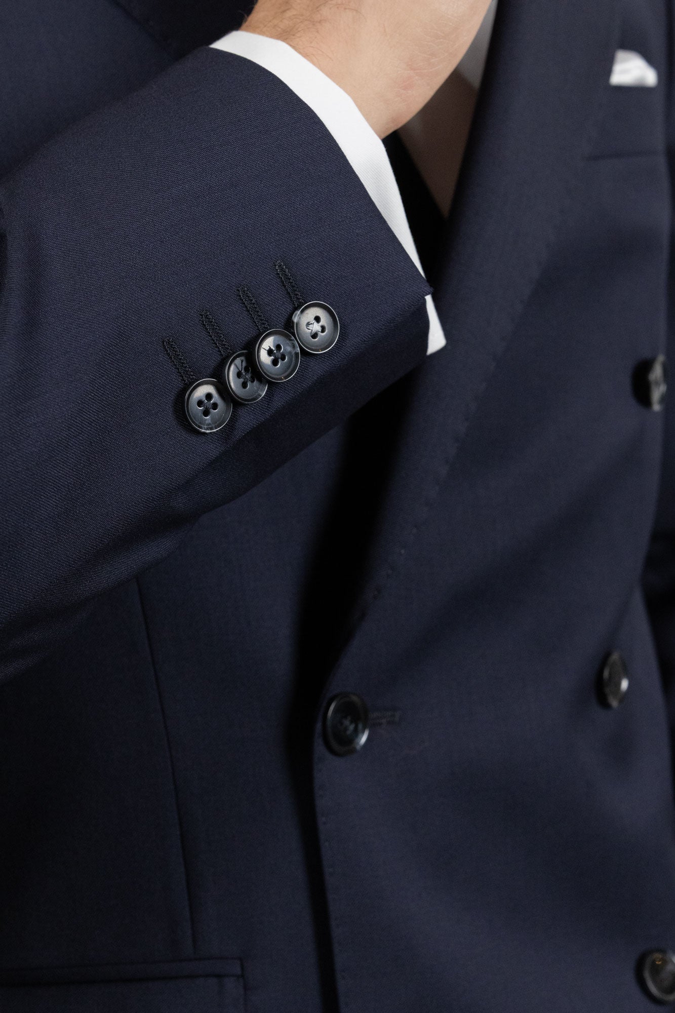 Simone Tyrone.Costum