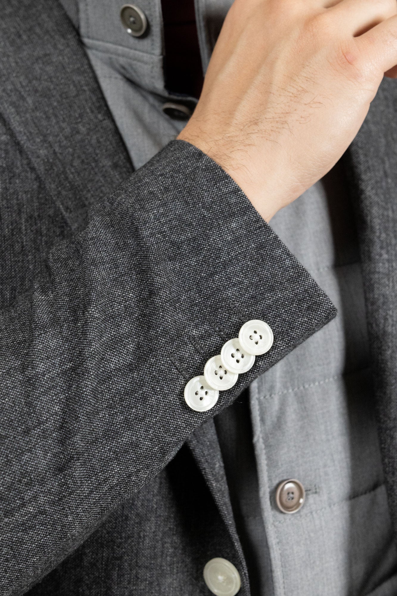 Arno Pepit Grey . Sacou